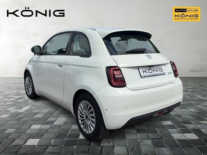 Gebraucht Fiat 500e Icon 82 kW (112 PS) 2023 Weiß Kleinwagen