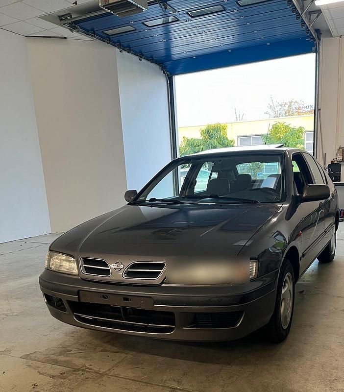 Grau Gebraucht 1997 Nissan Primera Limousine | 2.900 € - Bild 1/4