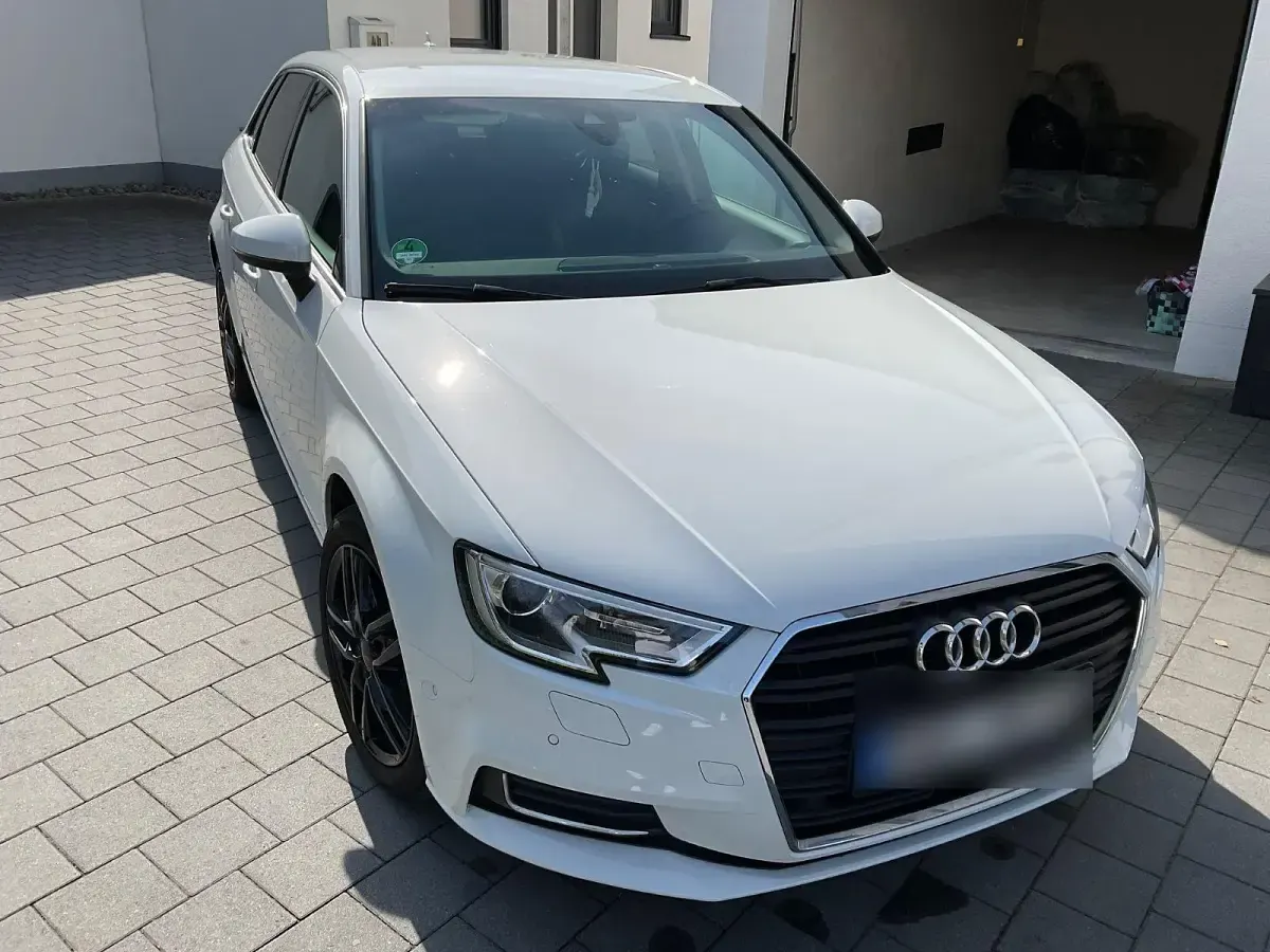 Używany Audi A3 Design 116 KM (85 kW) 2018 Biały Sedan/Limuzyna