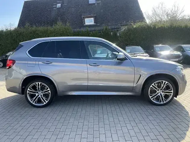 Gebraucht BMW X5 M50 Performance 381 PS (280 kW) 2016 Grau SUV