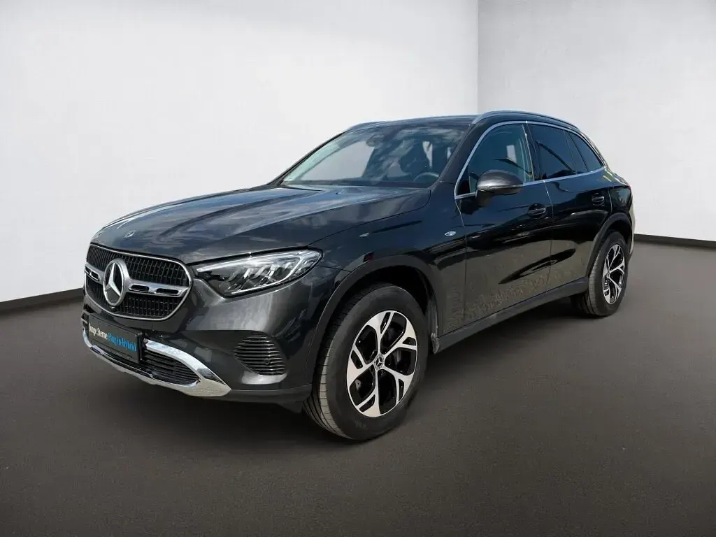Gebraucht Mercedes GLC300 Avantgarde 204 PS (150 kW) 2025 Metalliclack graphitgrau SUV