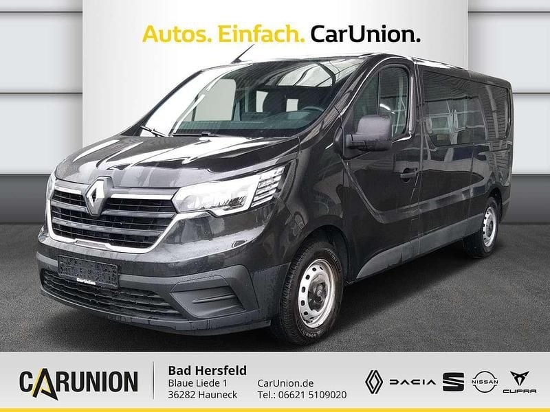 Tenebroschwarz (schwarz) Gebraucht 2022 Renault Trafic Komfort Van | 29.890 € (Guter Preis) - Bild 1/4