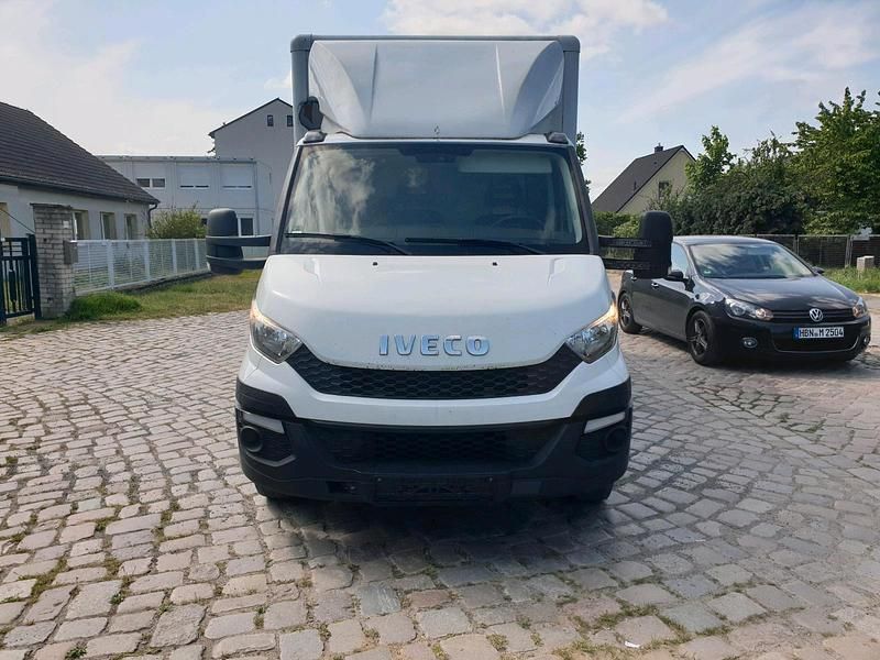 Gebraucht Iveco Daily 145 PS (106 kW) 2015 Weiß Van
