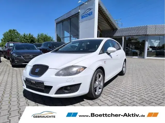 Begagnad Seat Leon Sport 125 HK (91 kW) 2011 Halvkombi
