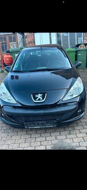 Schwarz Gebraucht 2011 Peugeot 206+ Kleinwagen | 2.448 € - Bild 1/4