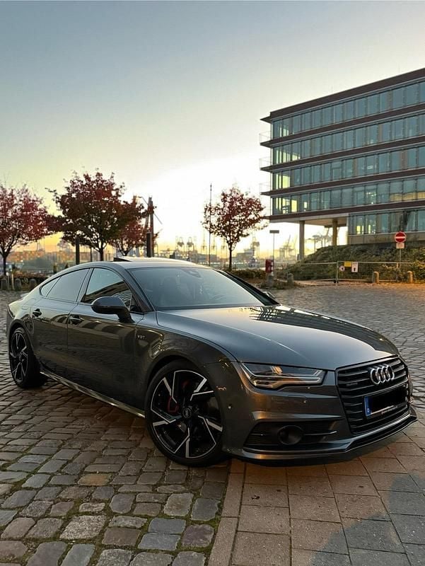 Grau Gebraucht 2017 Audi A7 Competition Kleinwagen | 35.500 € (Fairer Preis) - Bild 1/4