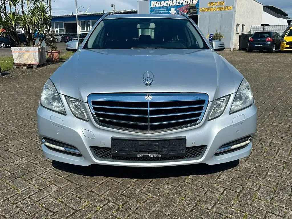 Gebraucht Mercedes E220 170 PS (125 kW) 2011 Silber Kombi