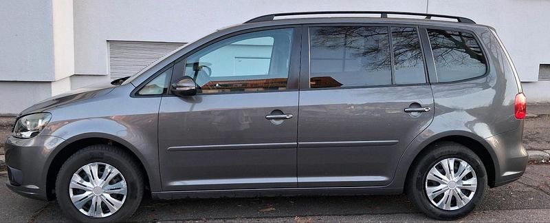 Gebraucht VW Touran Comfortline 105 PS (77 kW) 2012 Grau Van / Kleinbus