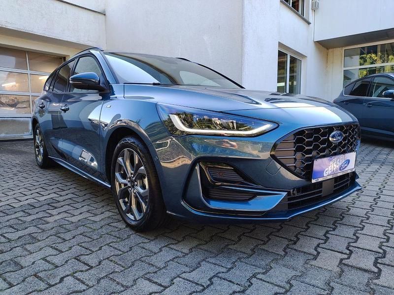 Neu Ford Focus ST-Line X 155 PS (114 kW) 2025 Blau Limousine