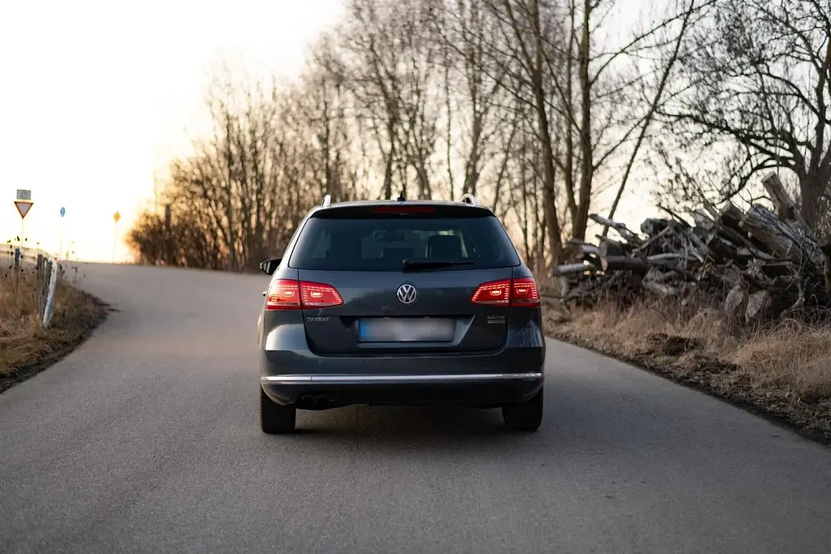 Gebraucht VW Passat 140 PS (102 kW) 2011 Grau Kombi