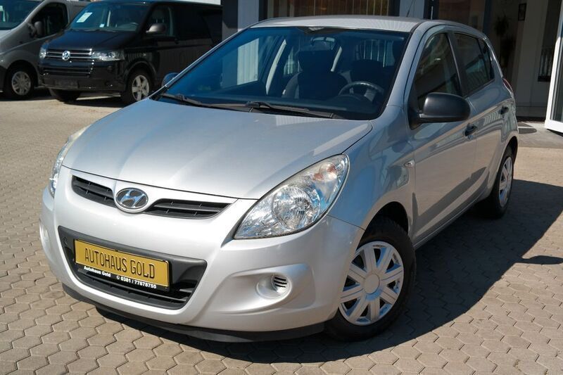 Silber Gebraucht 2010 Hyundai i20 Classic Limousine | 2.990 € (Fairer Preis) - Bild 1/4