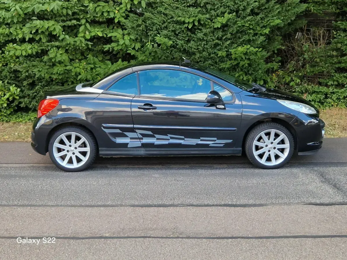 Gebraucht Peugeot 207 CC 120 PS (88 kW) 2009 Schwarz Cabrio