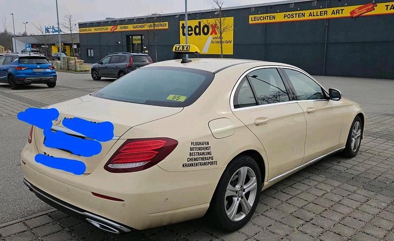 Gebraucht Mercedes E220 194 PS (142 kW) 2016 Beige Limousine