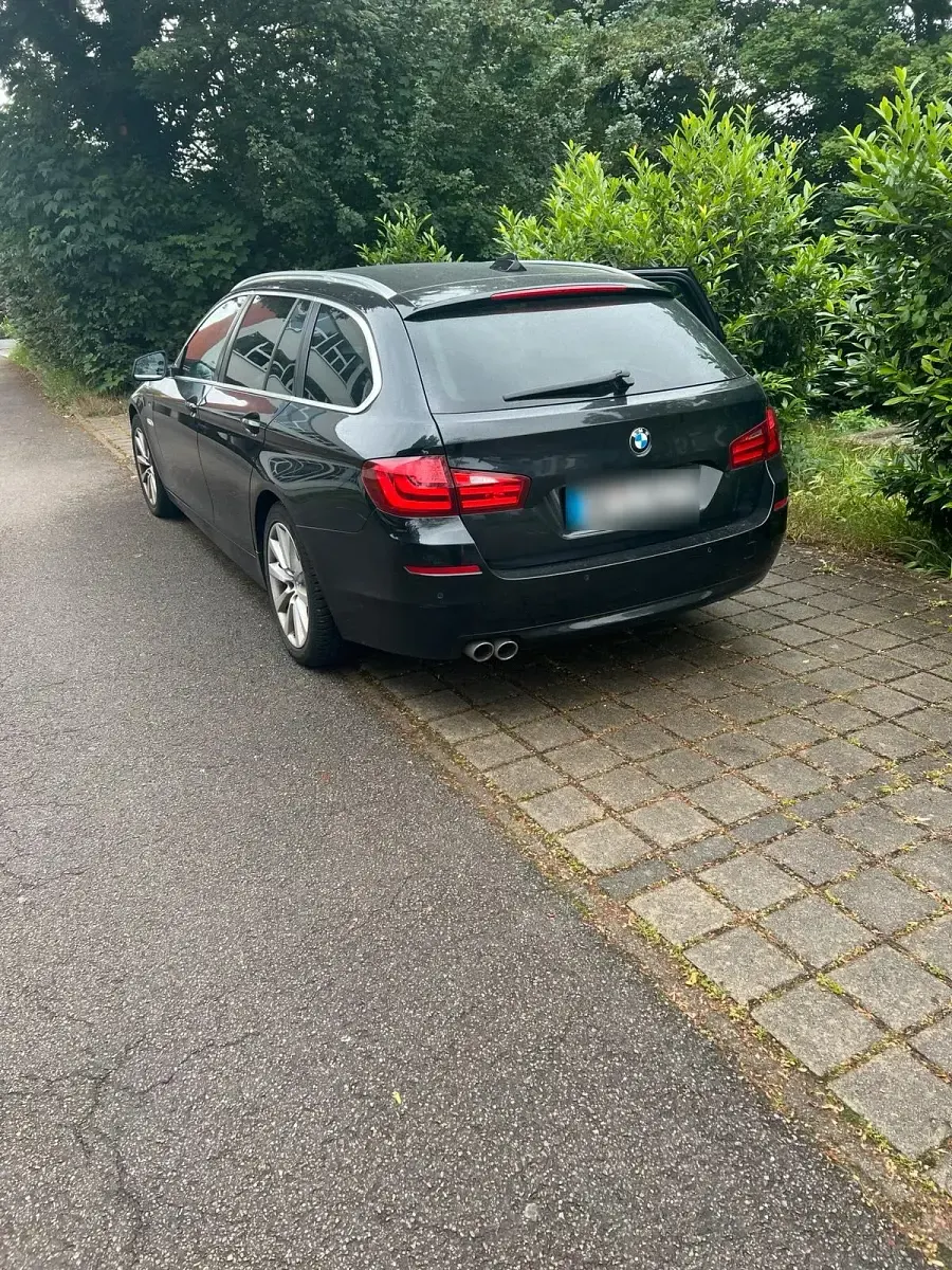 Gebraucht BMW 520 184 PS (135 kW) 2012 Schwarz Kombi