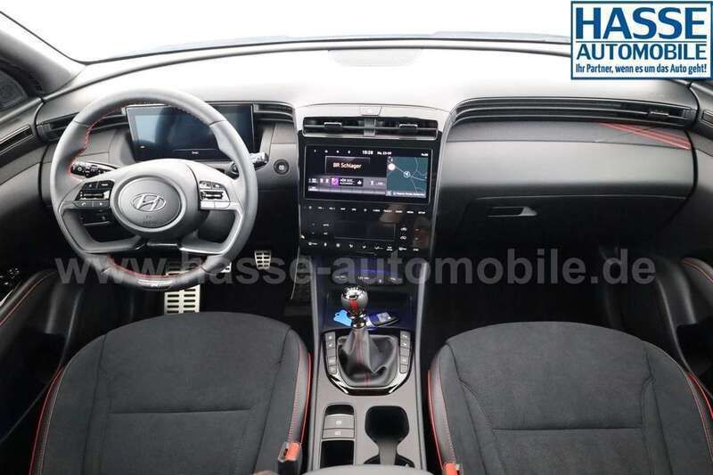 Gebraucht Hyundai Tucson N Line 150 PS (110 kW) 2024 Shimmering silver metallic SUV