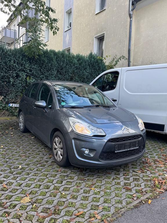 Grau Gebraucht 2010 Citroën C3 Tendance Kleinwagen | 3.500 € (Fairer Preis) - Bild 1/4