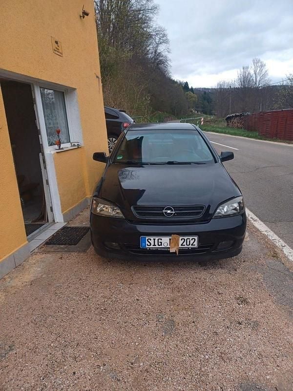 Schwarz Gebraucht 2004 Opel Astra Coupé | 1.399 € (Fairer Preis) - Bild 1/4