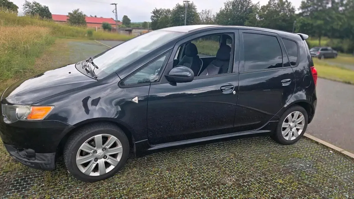 Gebraucht Mitsubishi Colt Edition 95 PS (69 kW) 2012 Schwarz Kleinwagen