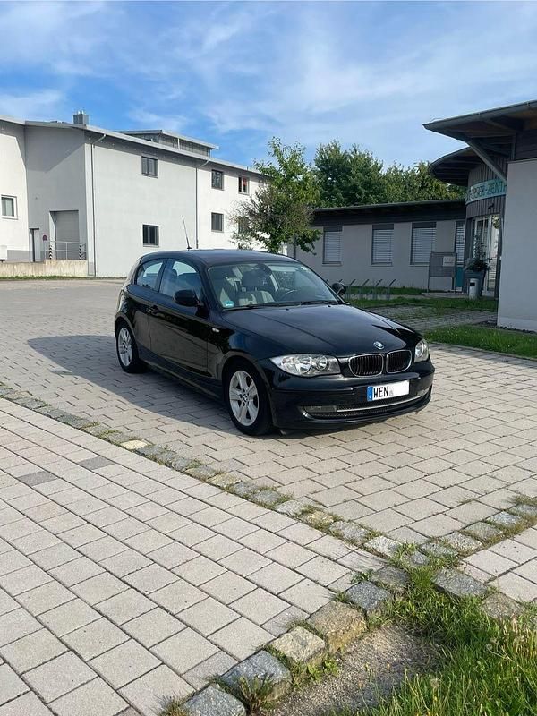 Schwarz Gebraucht 2010 BMW 118 Coupé Coupé | 3.999 € (Fairer Preis) - Bild 1/4
