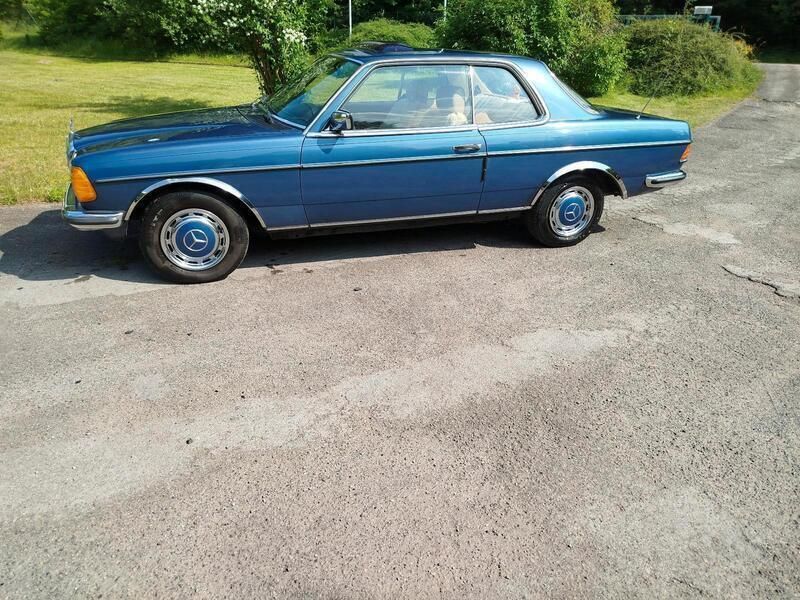Blau Gebraucht 1981 Mercedes 230 Coupé | 14.800 € - Bild 1/4