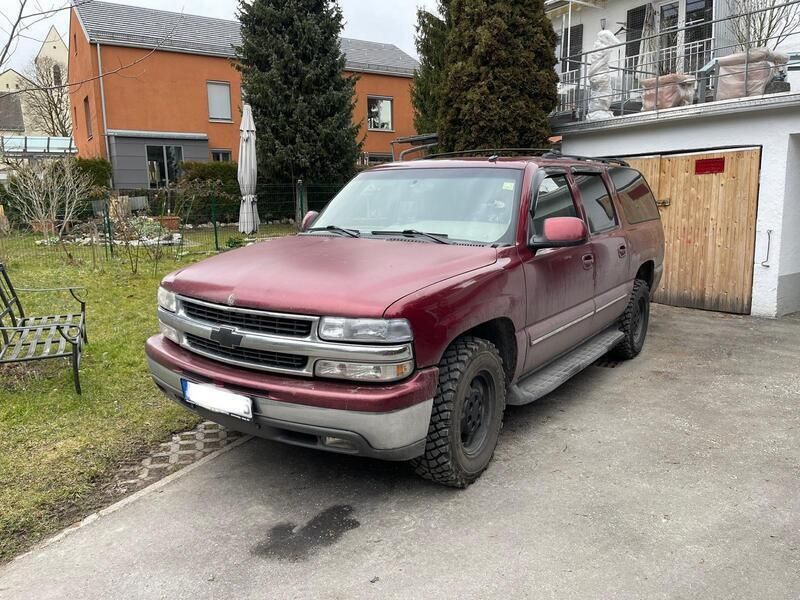 Rot Gebraucht 2003 Chevrolet Suburban SUV | 5.000 € - Bild 1/4