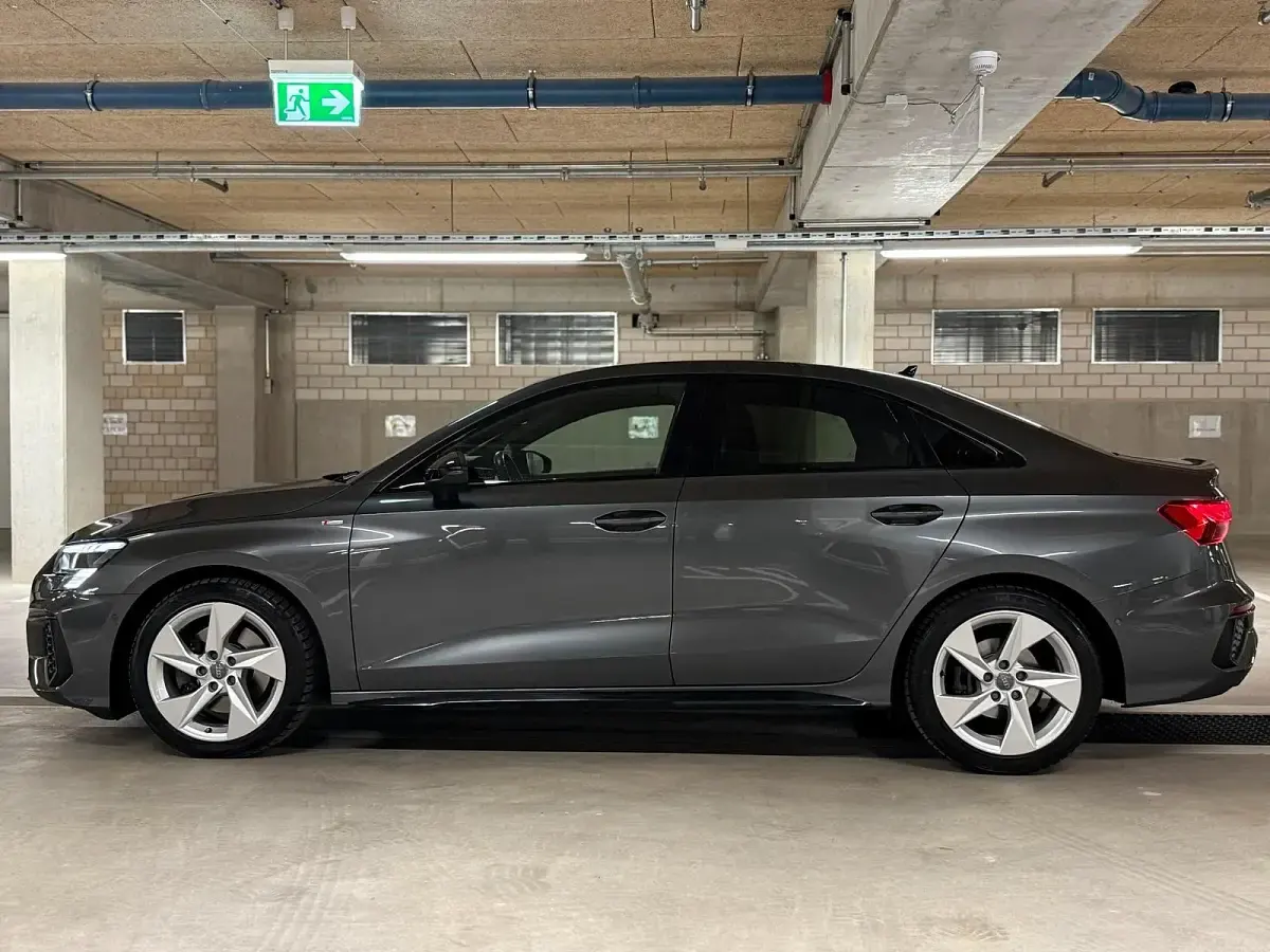 Gebraucht Audi A3 Ambiente 150 PS (110 kW) 2020 Grau Limousine