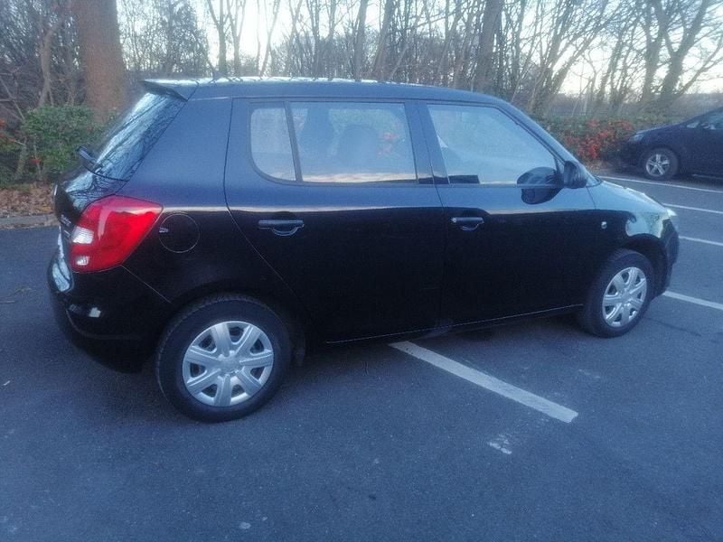 Gebraucht Skoda Fabia Active 69 PS (50 kW) 2012 Schwarz Kleinwagen