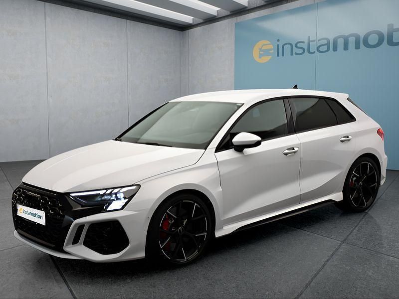 Weiß Gebraucht 2024 Audi RS3 Sportback Kleinwagen | 58.849 € (Fairer Preis) - Bild 1/4
