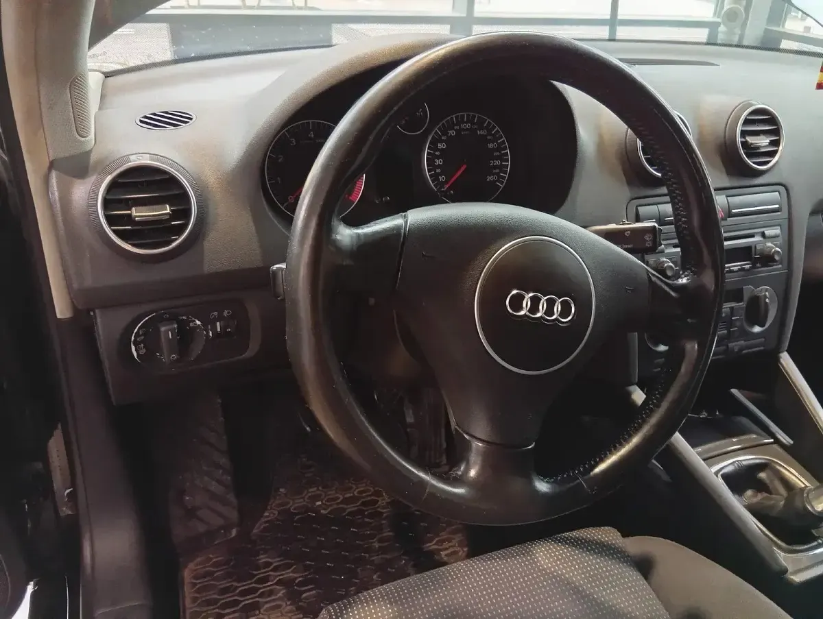 Gebraucht Audi A3 Sportback 101 PS (74 kW) 2006 Schwarz Kleinwagen