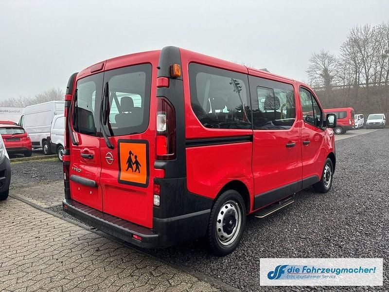 Gebraucht Opel Vivaro 90 PS (66 kW) 2015 B) (rot Van / Kleinbus