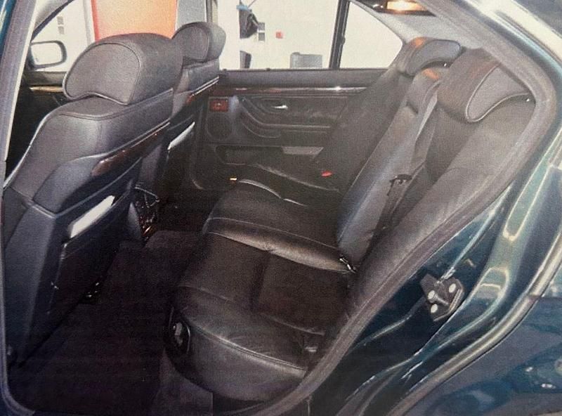 Gebraucht BMW 750 326 PS (239 kW) 1997 Grün Limousine