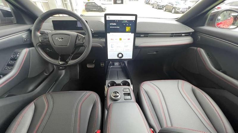 Gebraucht Ford Mustang Mach-E 197 kW (269 PS) 2022 Rot SUV