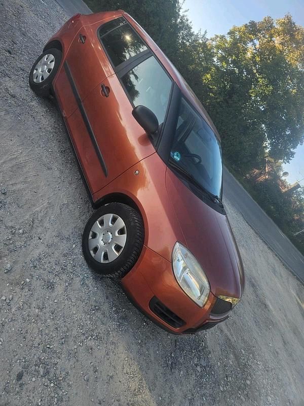 Orange Gebraucht 2009 Skoda Fabia Kleinwagen | 1.999 € (Fairer Preis) - Bild 1/4