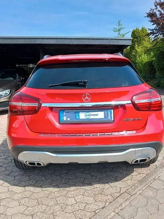 Gebraucht Mercedes GLA180 122 PS (89 kW) 2018 Rot SUV