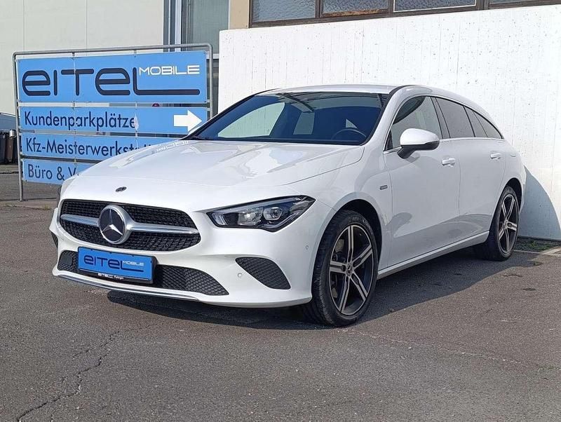 Polarweiss Gebraucht 2020 Mercedes CLA250e Shooting Brake Progressive Kombi | 23.490 € (Fairer Preis) - Bild 1/4