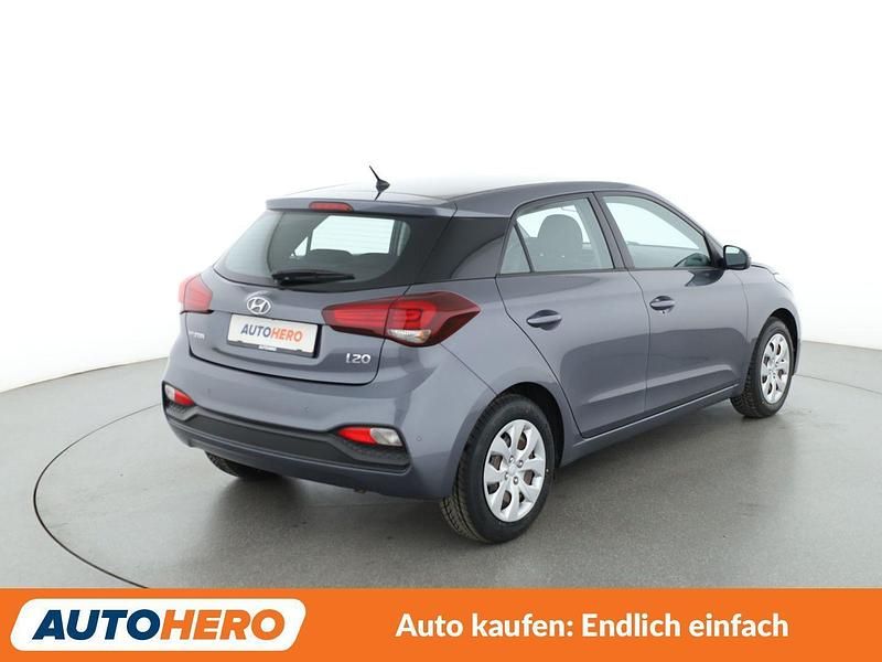 Gebraucht Hyundai i20 Select 84 PS (61 kW) 2019 Grau Kleinwagen