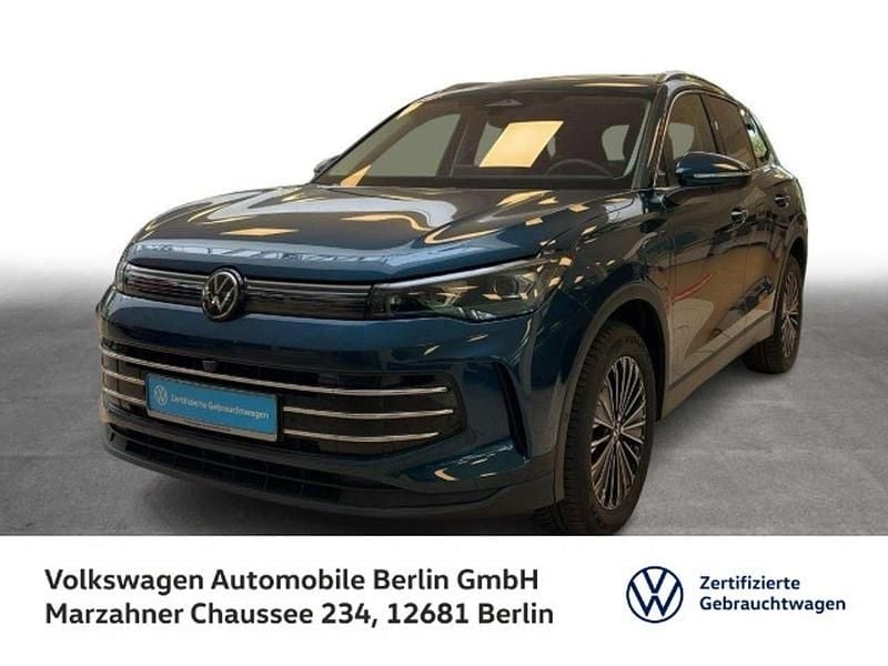 Nightshade blue metallic Gebraucht 2024 VW Tiguan Elegance SUV | 44.229 € (Fairer Preis) - Bild 1/3