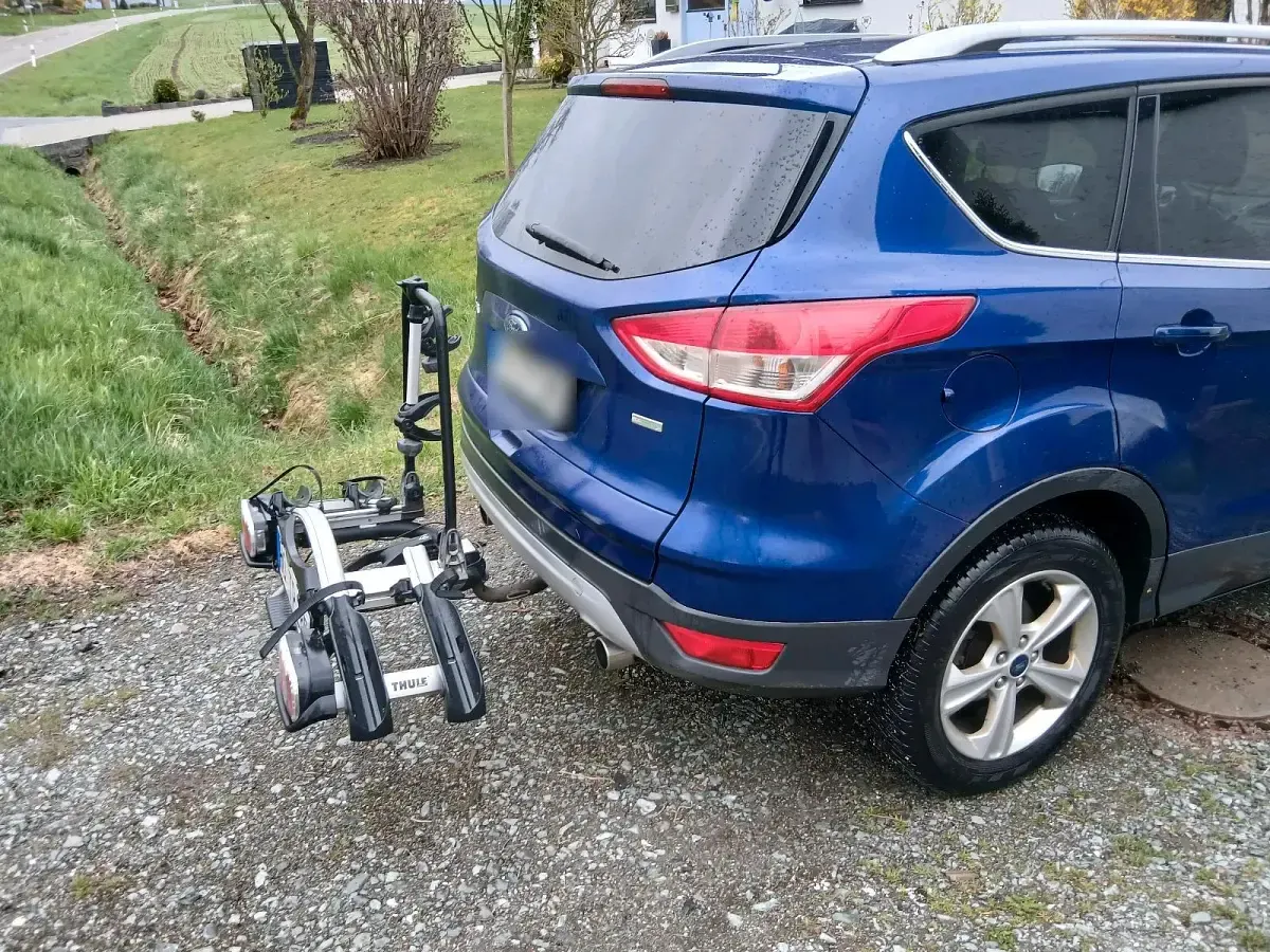 Gebraucht Ford Kuga 150 PS (110 kW) 2016 Blau SUV