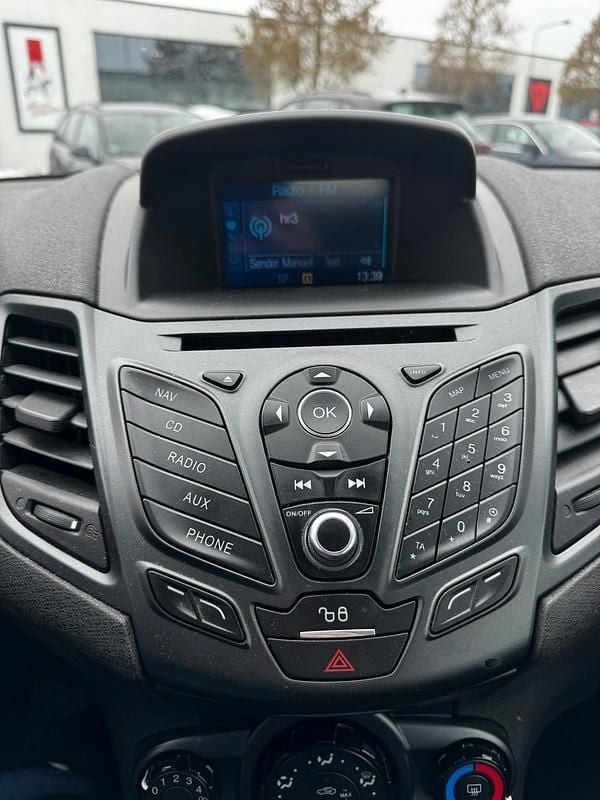 Gebraucht Ford Fiesta 100 PS (73 kW) 2016 Schwarz Kleinwagen