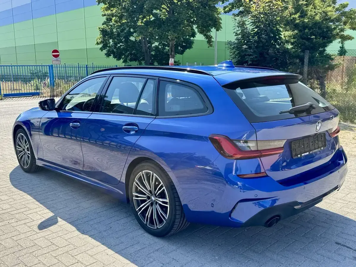 Gebraucht BMW 320 M Sport 190 PS (139 kW) 2020 Portimao blau metallic Kombi