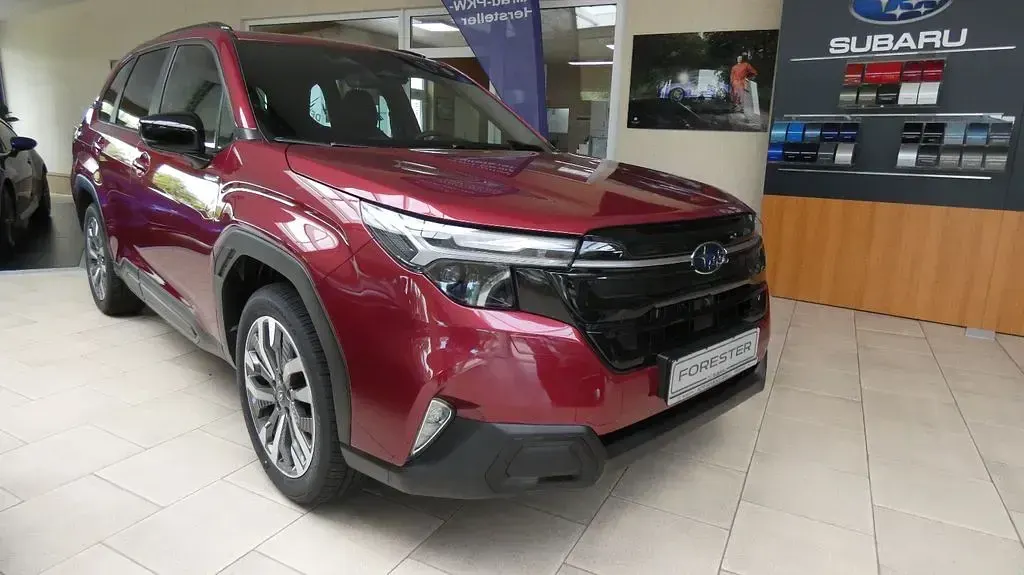 Neu Subaru Forester Platinum 136 PS (100 kW) 2026 Rot SUV