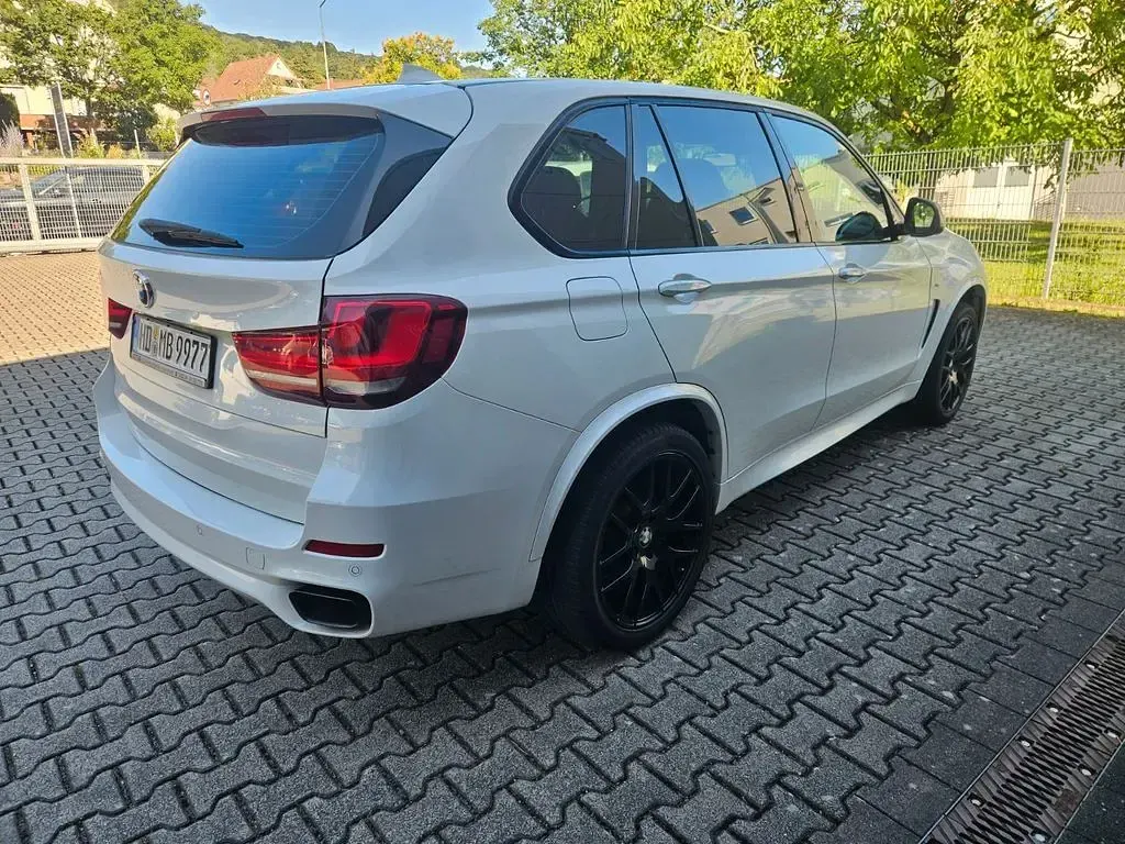 Gebraucht BMW X5 M50 Performance 381 PS (280 kW) 2015 Weiß SUV