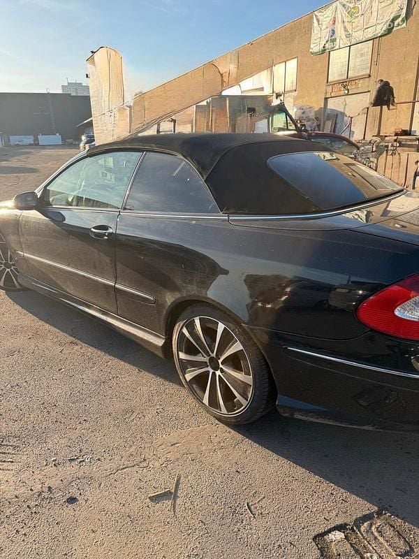 Gebraucht Mercedes CLK240 170 PS (125 kW) 2003 Schwarz Cabrio