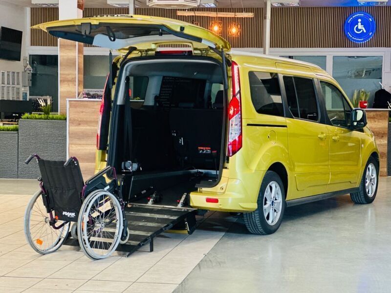 Gelb Gebraucht 2017 Ford Tourneo Titanium Van / Kleinbus | 29.900 € - Bild 1/4