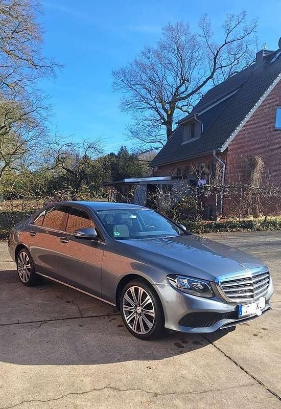 Gebraucht Mercedes E220 194 PS (142 kW) 2016 Grau Limousine