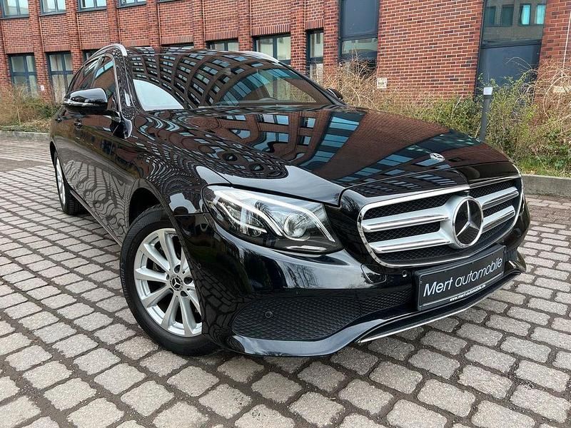 Gebraucht Mercedes E200 184 PS (135 kW) 2018 Obsidianschwarz Kombi