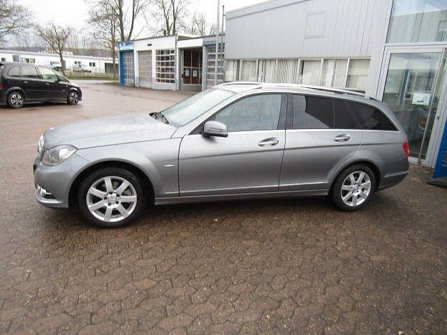 Gebraucht Mercedes C180 156 PS (114 kW) 2011 Silber Limousine