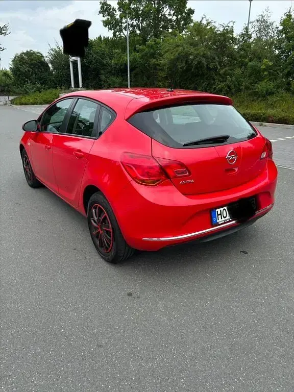 Gebraucht Opel Astra 116 PS (85 kW) 2015 Rot Limousine