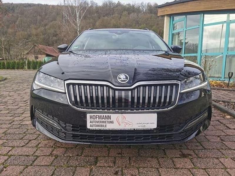 Gebraucht Skoda Superb Ambition 150 PS (110 kW) 2023 Schwarz Kombi