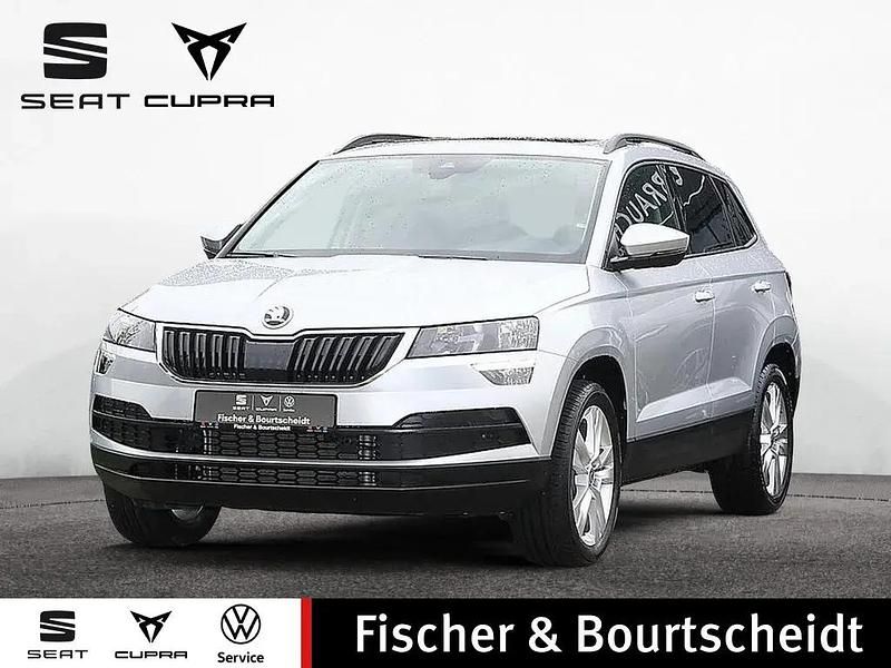 Brillantsilber Gebraucht 2022 Skoda Karoq Style SUV | 26.380 € (Guter Preis) - Bild 1/4